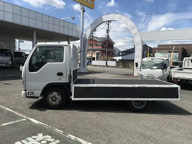 いすゞ エルフ TPG-NJR85A(2WD)の写真14