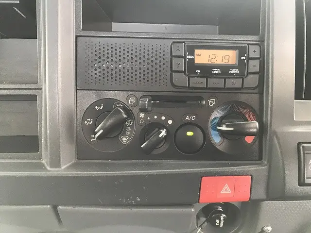 いすゞ エルフ TPG-NJR85A(2WD)の写真28