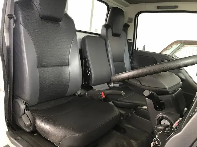 いすゞ エルフ TPG-NJR85A(2WD)の写真33