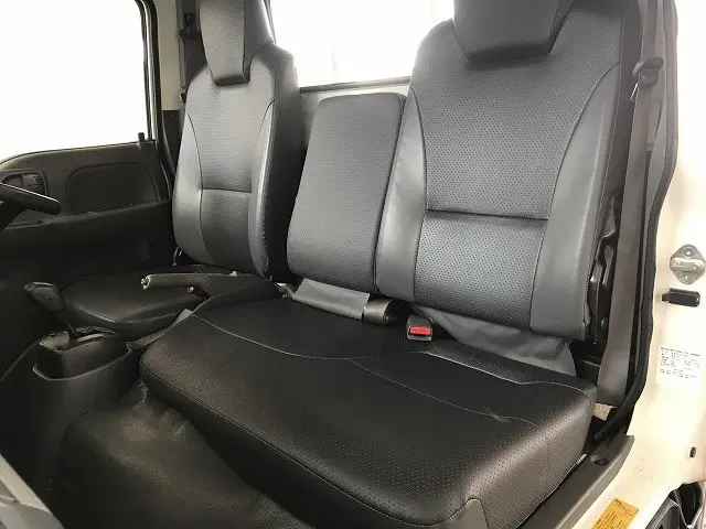いすゞ エルフ TPG-NJR85A(2WD)の写真34