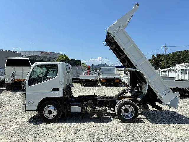 三菱 キャンター 2RG-FBA60(2WD)の写真4