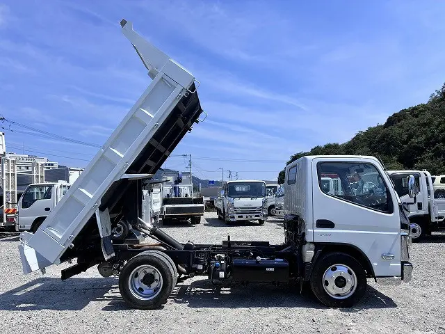 三菱 キャンター 2RG-FBA60(2WD)の写真5