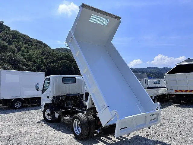 三菱 キャンター 2RG-FBA60(2WD)の写真6