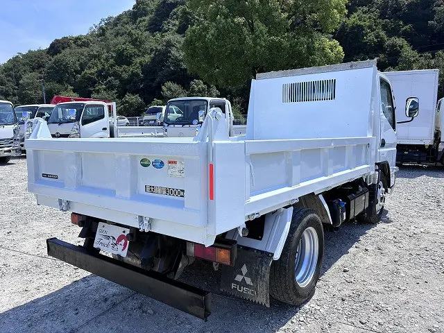 三菱 キャンター 2RG-FBA60(2WD)の写真15
