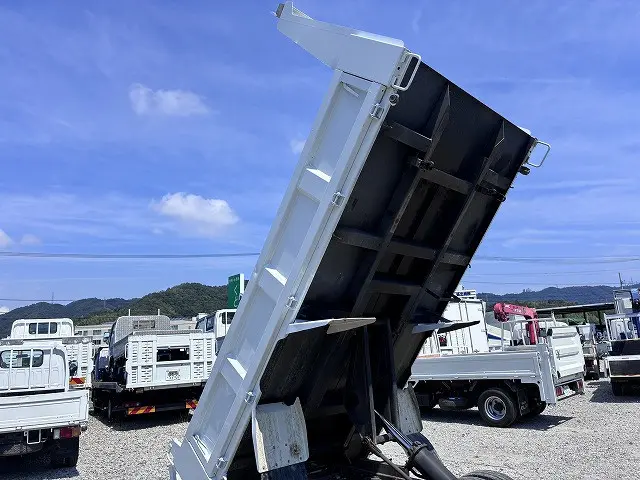 三菱 キャンター 2RG-FBA60(2WD)の写真23
