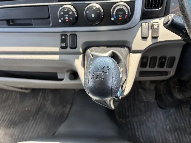 三菱 キャンター 2RG-FBA60(2WD)の写真38