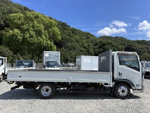 いすゞ エルフ TRG-NNR85AR(2WD)の写真5