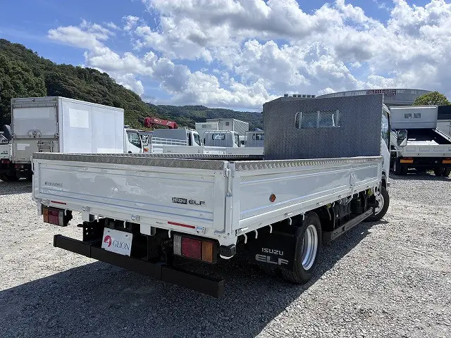 いすゞ エルフ TRG-NNR85AR(2WD)の写真8