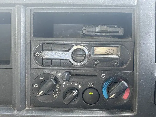 いすゞ エルフ TRG-NNR85AR(2WD)の写真35