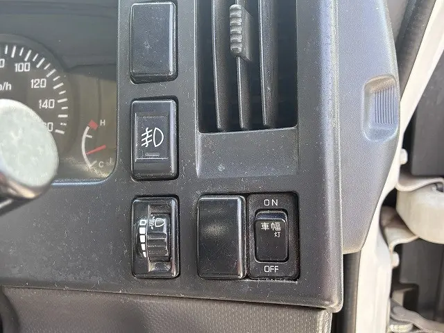 いすゞ エルフ TRG-NNR85AR(2WD)の写真40