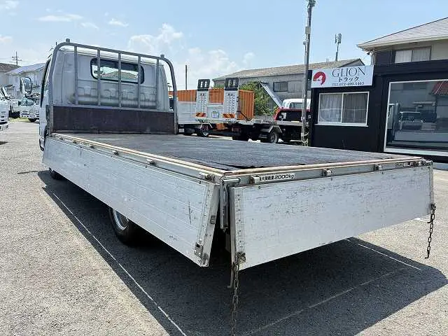 いすゞ エルフ PB-NPR81AR(2WD)の写真16