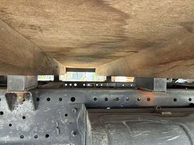 いすゞ エルフ PB-NPR81AR(2WD)の写真34