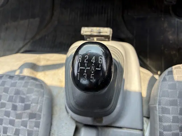 いすゞ エルフ PB-NPR81AR(2WD)の写真45