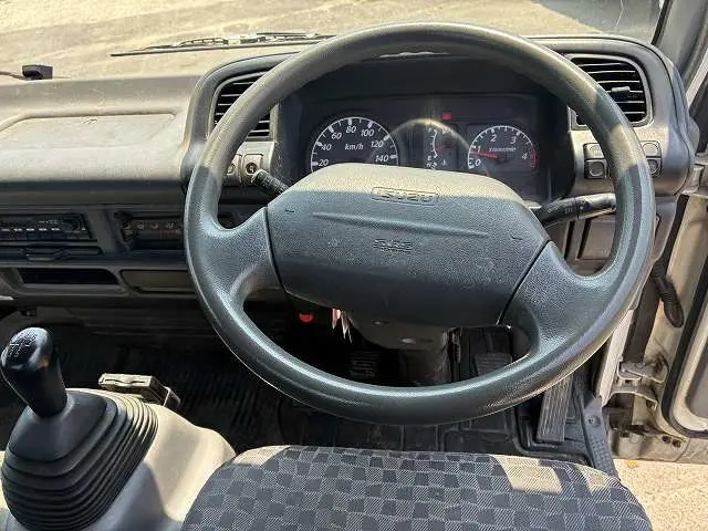 いすゞ エルフ PB-NPR81AR(2WD)の写真47