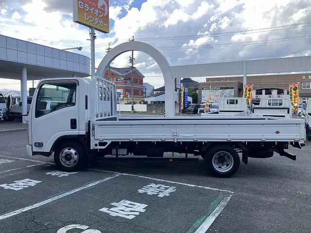 いすゞ エルフ 2RG-NPR88AR(2WD)の写真4