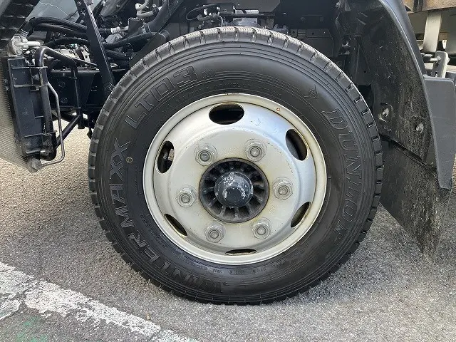 いすゞ エルフ 2RG-NPR88AR(2WD)の写真24