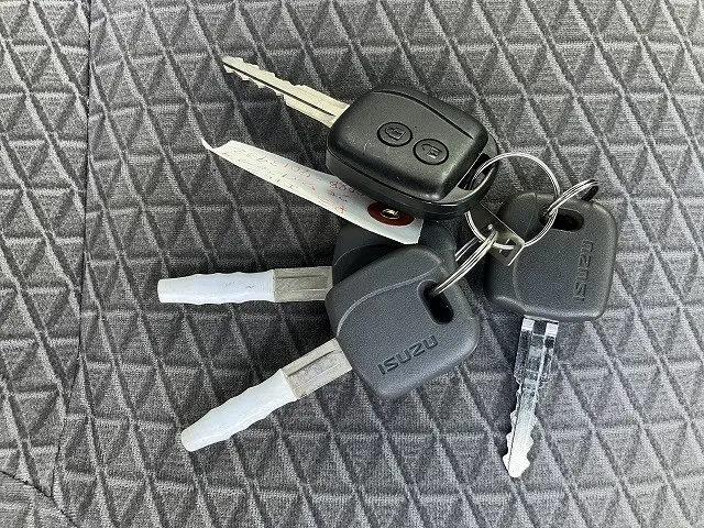 いすゞ エルフ 2RG-NPR88AR(2WD)の写真36