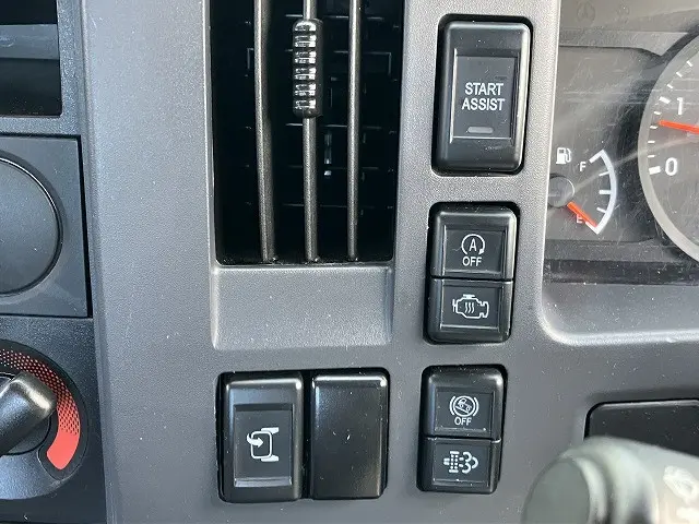 いすゞ エルフ 2RG-NPR88AR(2WD)の写真38