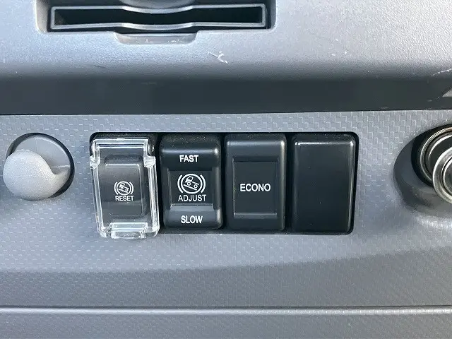 いすゞ エルフ 2RG-NPR88AR(2WD)の写真39