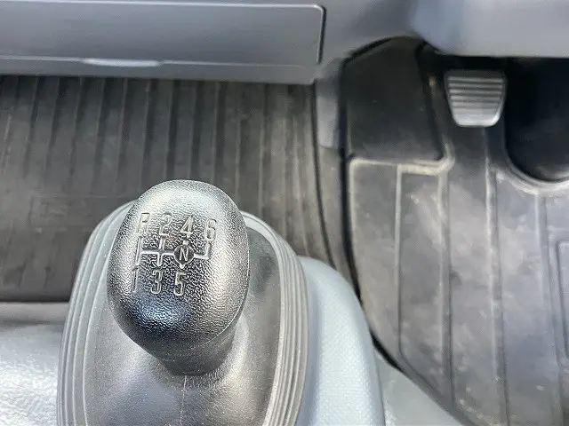 いすゞ エルフ 2RG-NPR88AR(2WD)の写真41