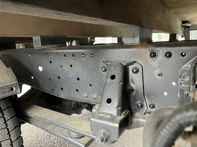 いすゞ エルフ 2RG-NPR88AR(2WD)の写真46