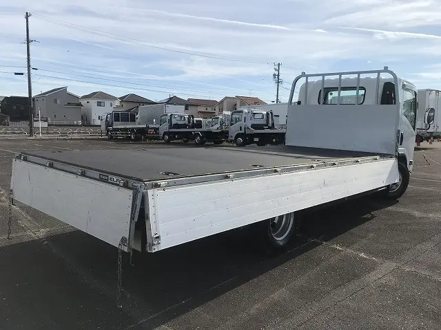 いすゞ エルフ PKG-NPR75N(2WD)の写真13
