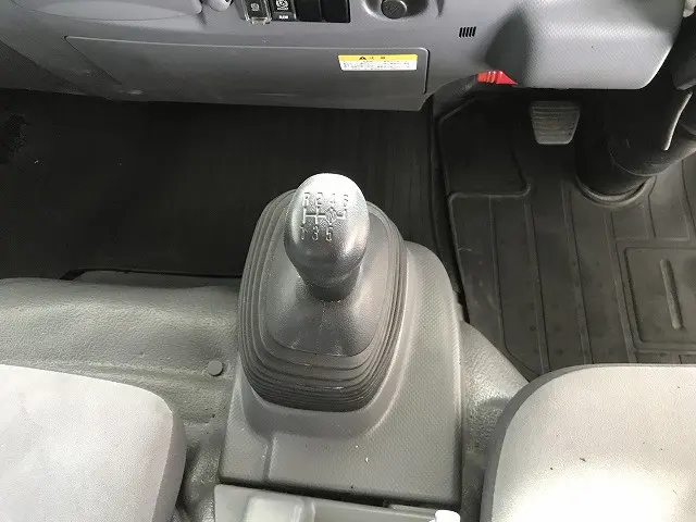 いすゞ エルフ PKG-NPR75N(2WD)の写真26