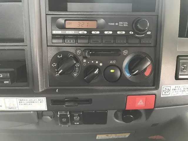 いすゞ エルフ PKG-NPR75N(2WD)の写真28