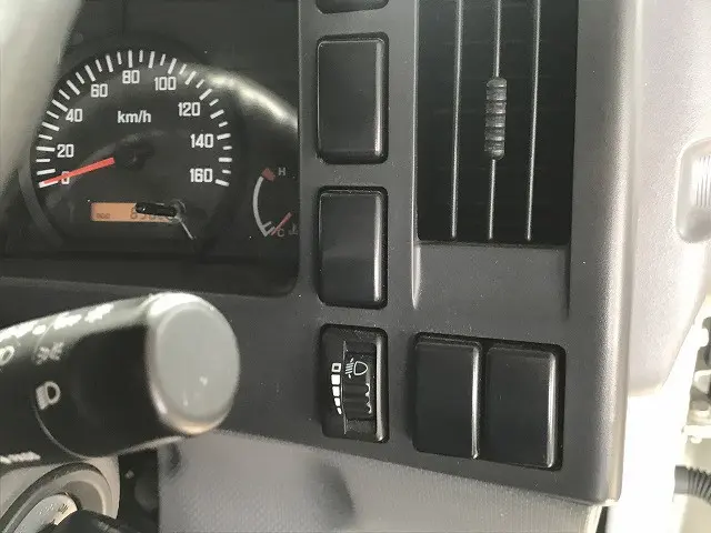 いすゞ エルフ PKG-NPR75N(2WD)の写真31