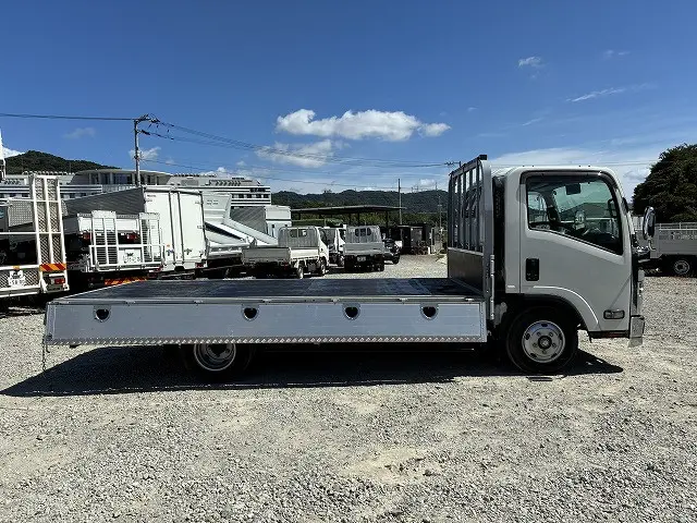 いすゞ エルフ 2RG-NNR88AN(2WD)の写真12
