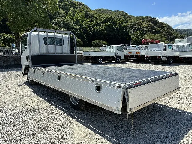 いすゞ エルフ 2RG-NNR88AN(2WD)の写真13