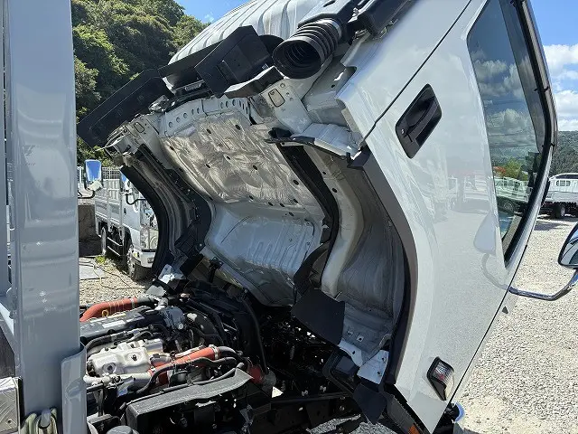 いすゞ エルフ 2RG-NNR88AN(2WD)の写真24