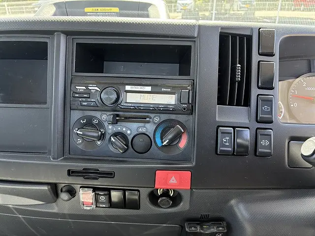 いすゞ エルフ 2RG-NNR88AN(2WD)の写真37