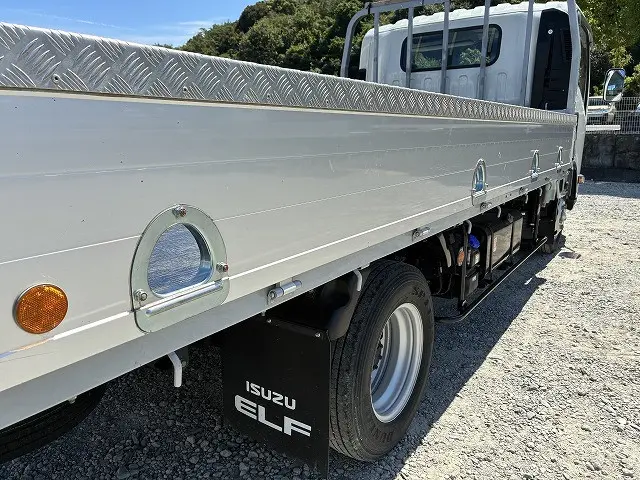 いすゞ エルフ 2RG-NNR88AN(2WD)の写真46