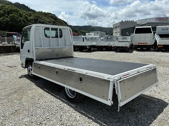 いすゞ エルフ TRG-NJR85A(2WD)の写真13