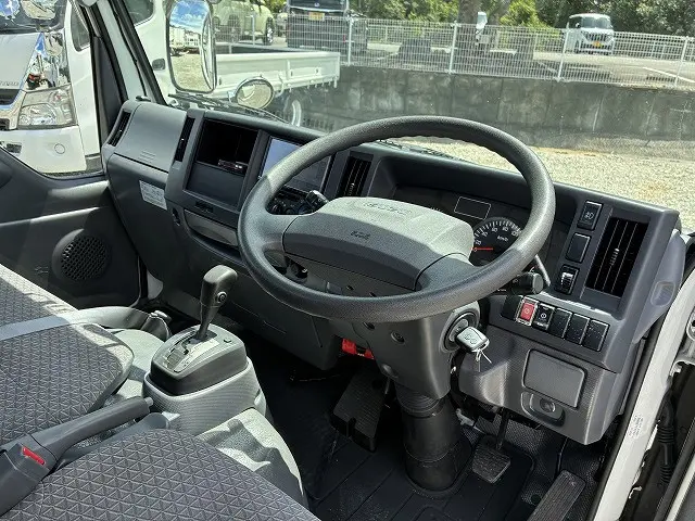 いすゞ エルフ TRG-NJR85A(2WD)の写真29