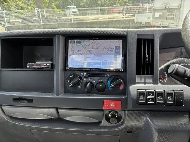 いすゞ エルフ TRG-NJR85A(2WD)の写真32