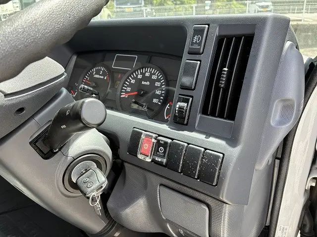 いすゞ エルフ TRG-NJR85A(2WD)の写真34
