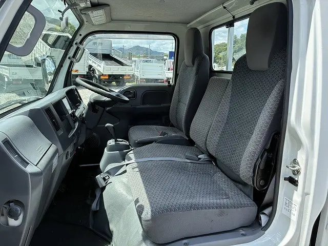 いすゞ エルフ TRG-NJR85A(2WD)の写真36