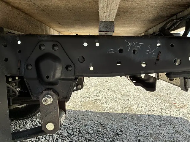 いすゞ エルフ TRG-NJR85A(2WD)の写真40