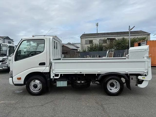 トヨタ ダイナ TPG-XZC605(2WD)の写真4