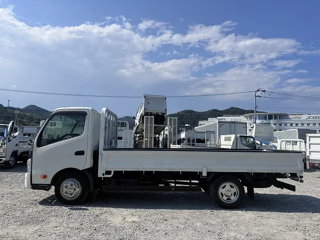 トヨタ ダイナ TKG-XZC710(2WD)の写真4