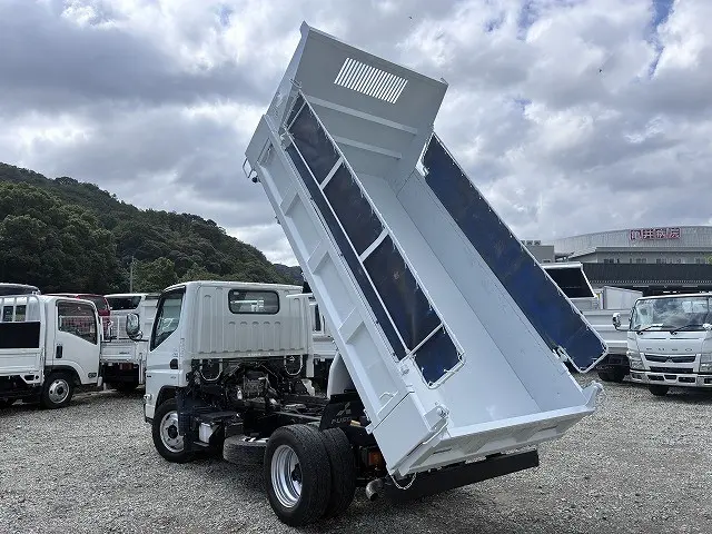 三菱 キャンター 2RG-FBA60(2WD)の写真6