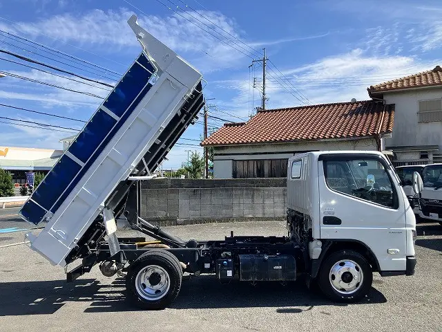 三菱 キャンター 2RG-FBA60(2WD)の写真5