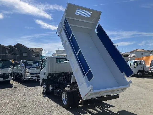 三菱 キャンター 2RG-FBA60(2WD)の写真6