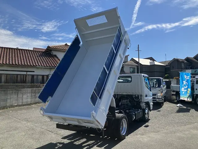 三菱 キャンター 2RG-FBA60(2WD)の写真8