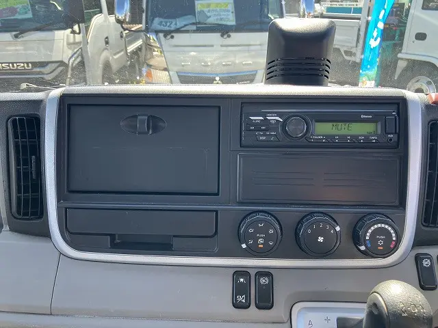 三菱 キャンター 2RG-FBA60(2WD)の写真42