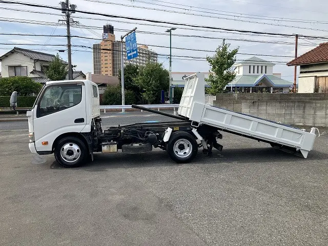日野 デュトロ SKG-XZU620T(2WD)の写真4