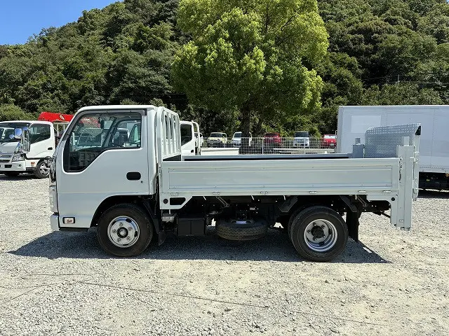 いすゞ エルフ TRG-NJR85A(2WD)の写真4