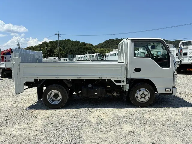 いすゞ エルフ TRG-NJR85A(2WD)の写真5